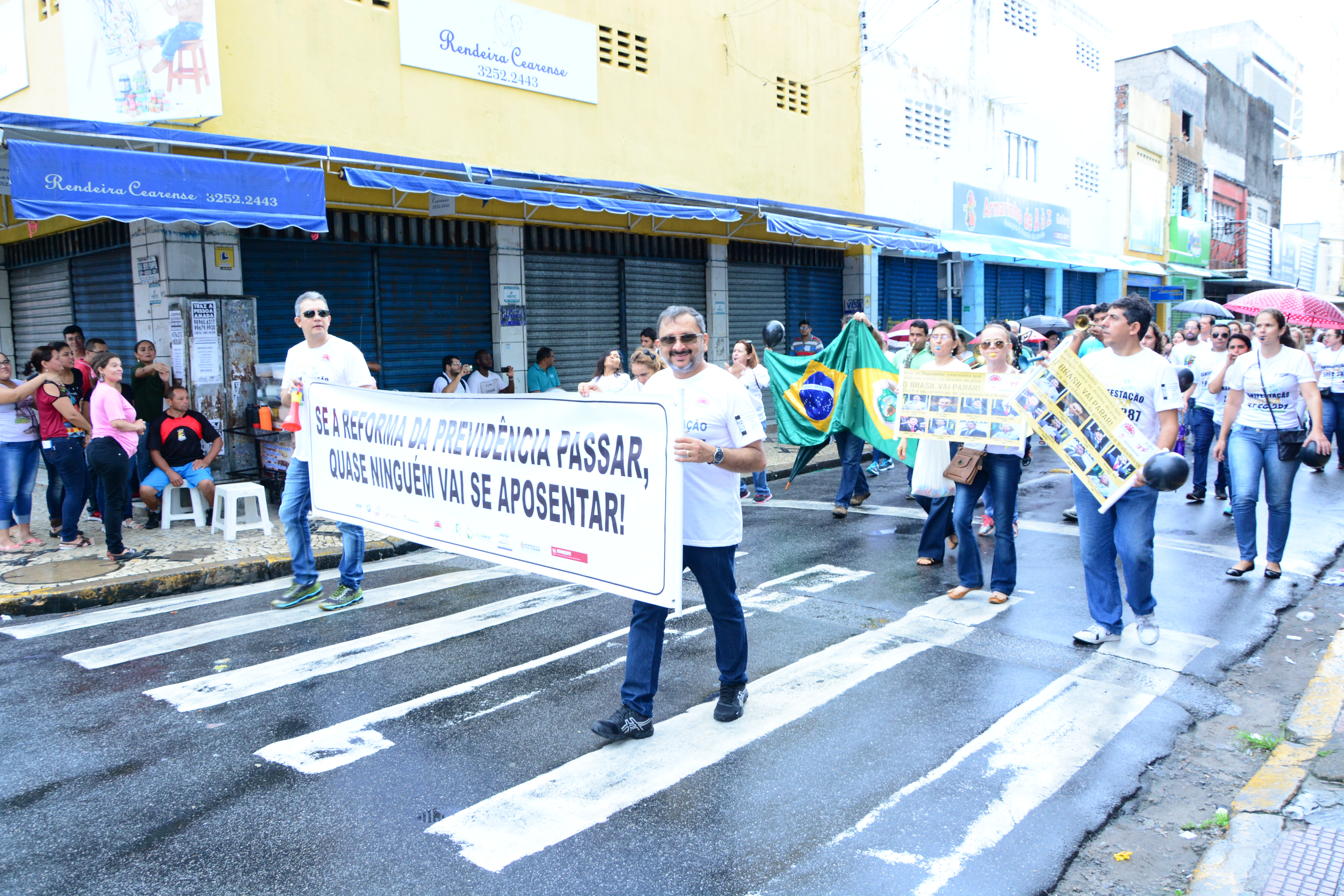 Dia 28/04/17 - Fortaleza parou contra à reforma previdenciaria e trabalhista.