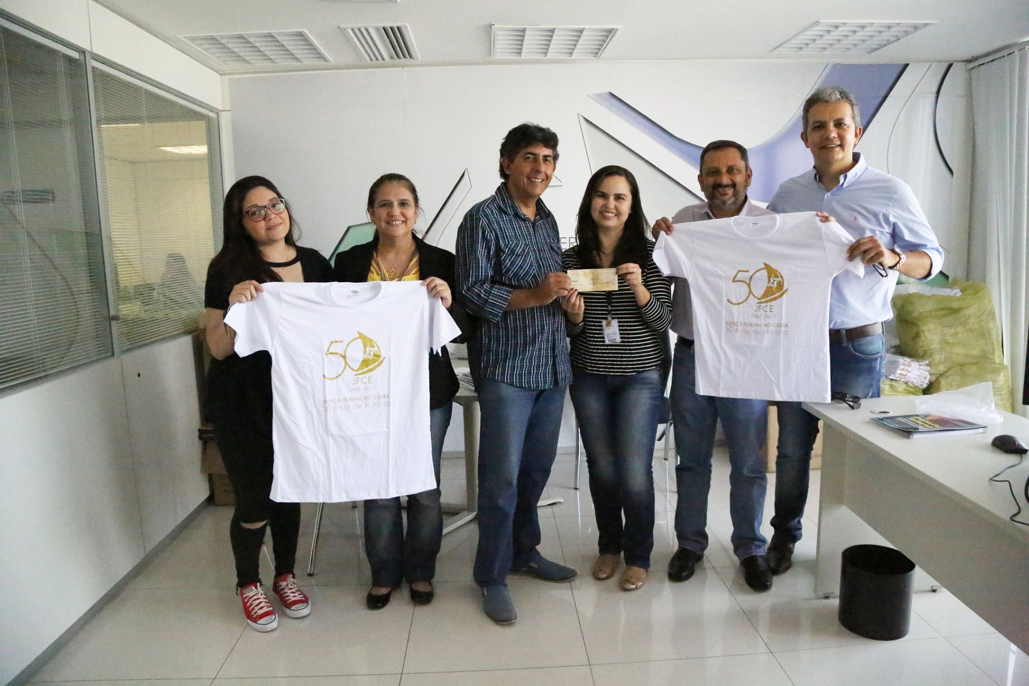 Distribuição de camisas em homenagem aos 50 anos da JFCE começa nesta terça