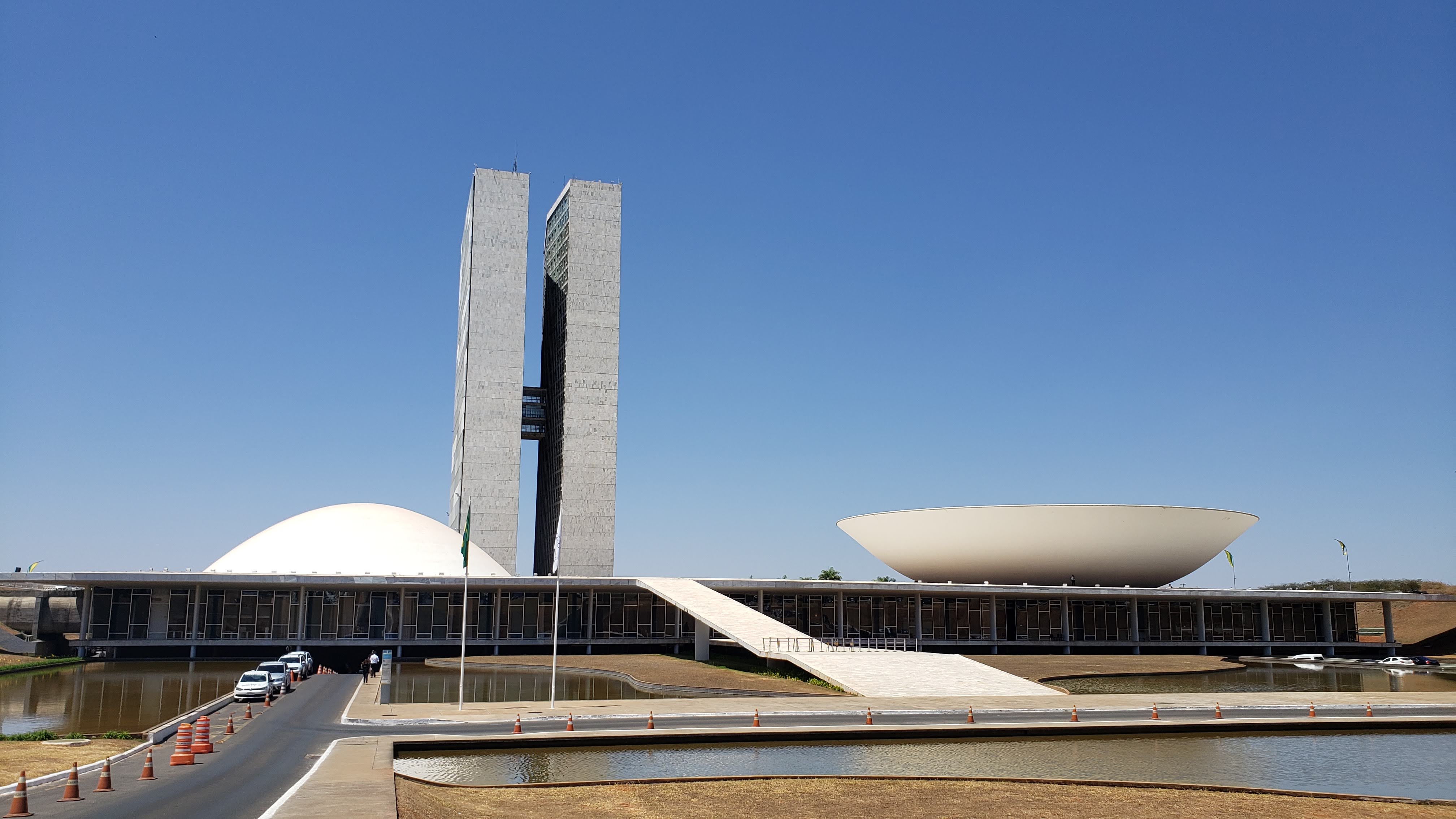 EM OFÍCIO ENVIADO À CÂMARA E AO SENADO, FENAJUFE DEFENDE OS SERVIDORES(AS) E SERVIÇOS PÚBLICOS