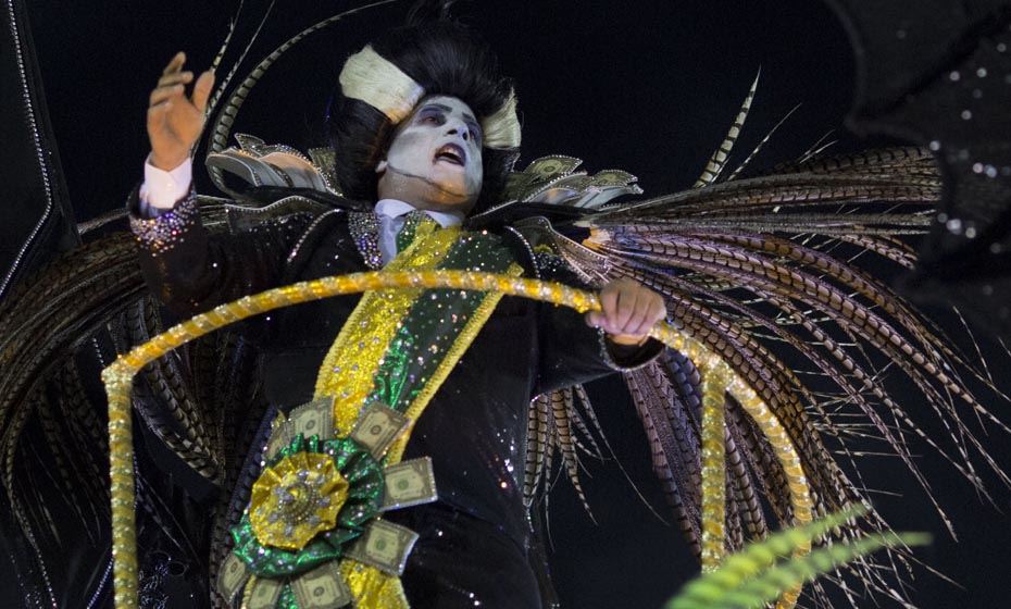 Paraíso do Tuiuti critica reformas do governo na Sapucaí e sai vice-campeã do Carnaval do Rio 2018